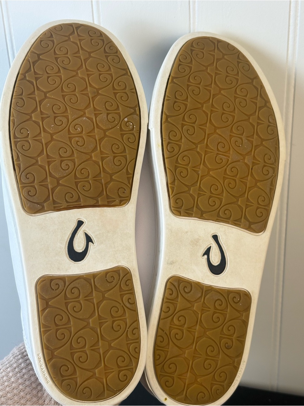 Olukai Pehuea Li Ili White Leather Sneakers Minimal Coastal Casual EU 39 W9 - Picture 11 of 11